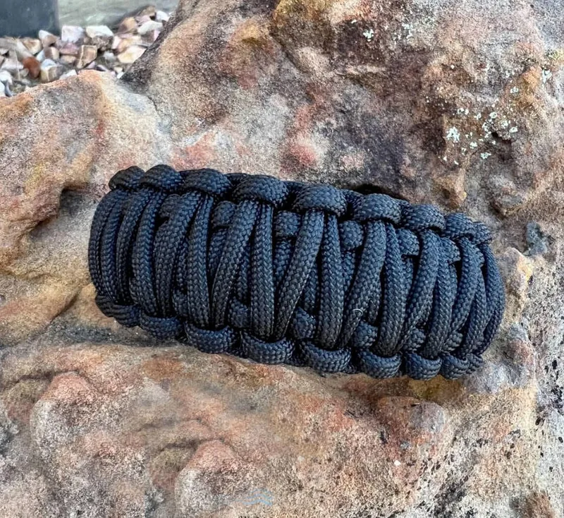 Customizable Color and Logo Paracord Survival Bracelet with Buckle view 3